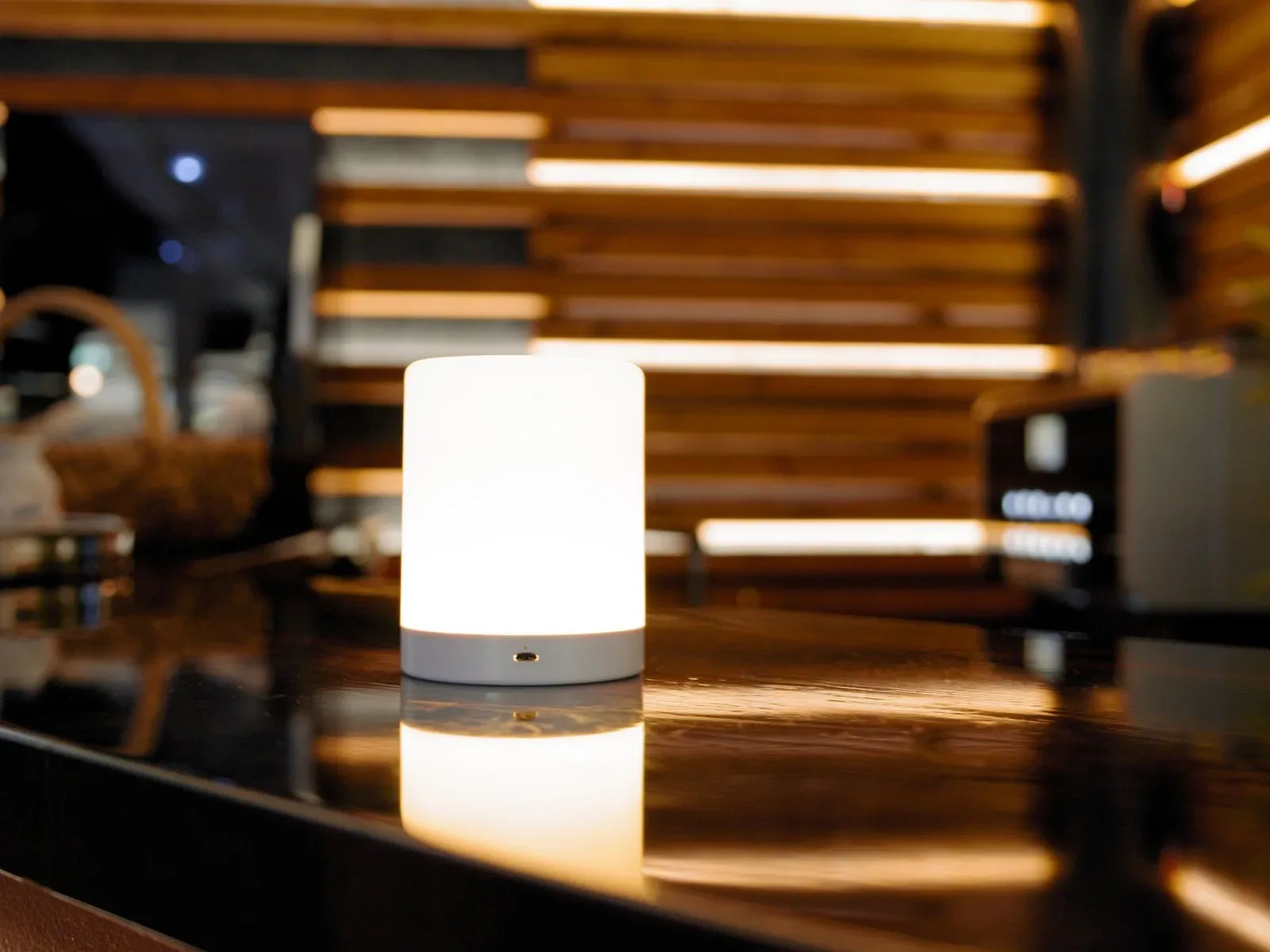 Eurolite AKKU Table Light RGB - Image 8