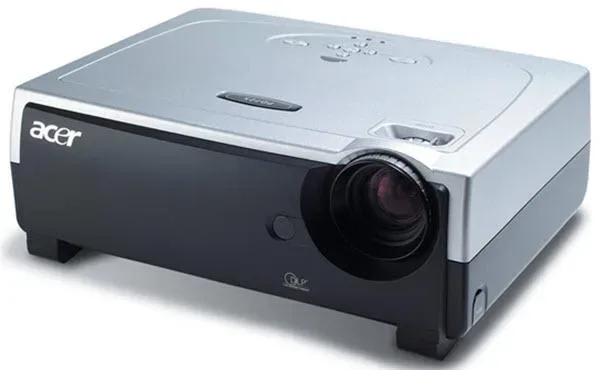 Acer PD725 Projector