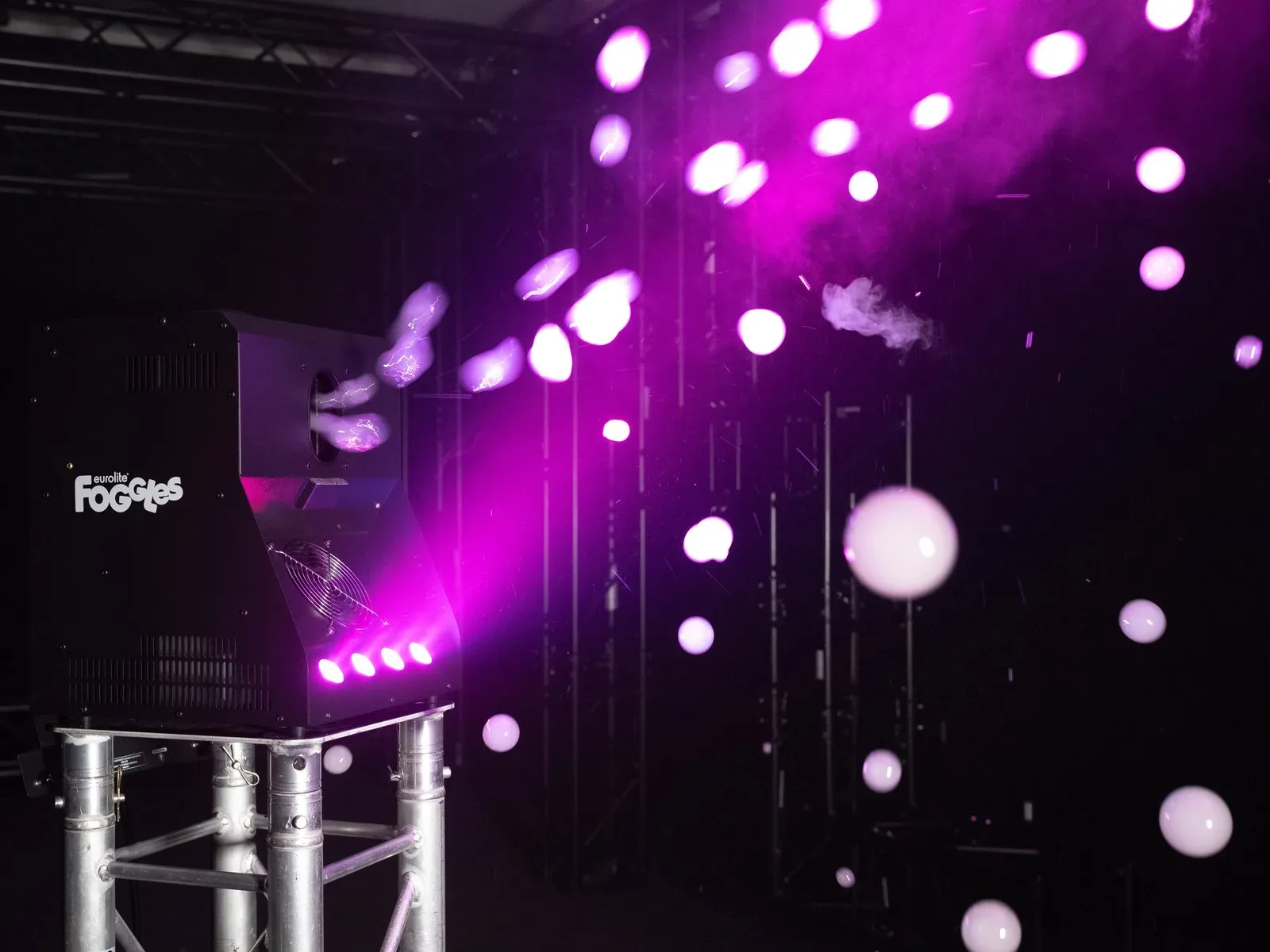 Eurolite FOGGLES Bubble/Fog Machine - Image 8