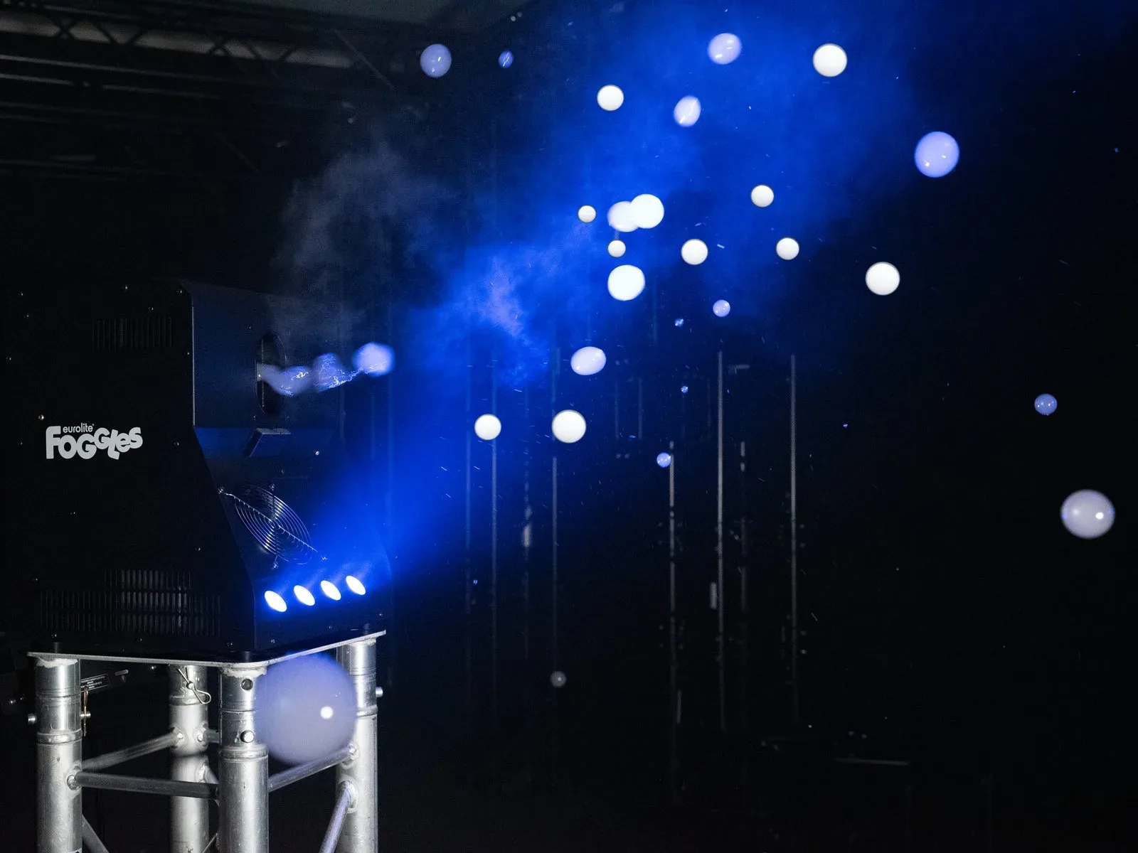 Eurolite FOGGLES Bubble/Fog Machine - Image 9