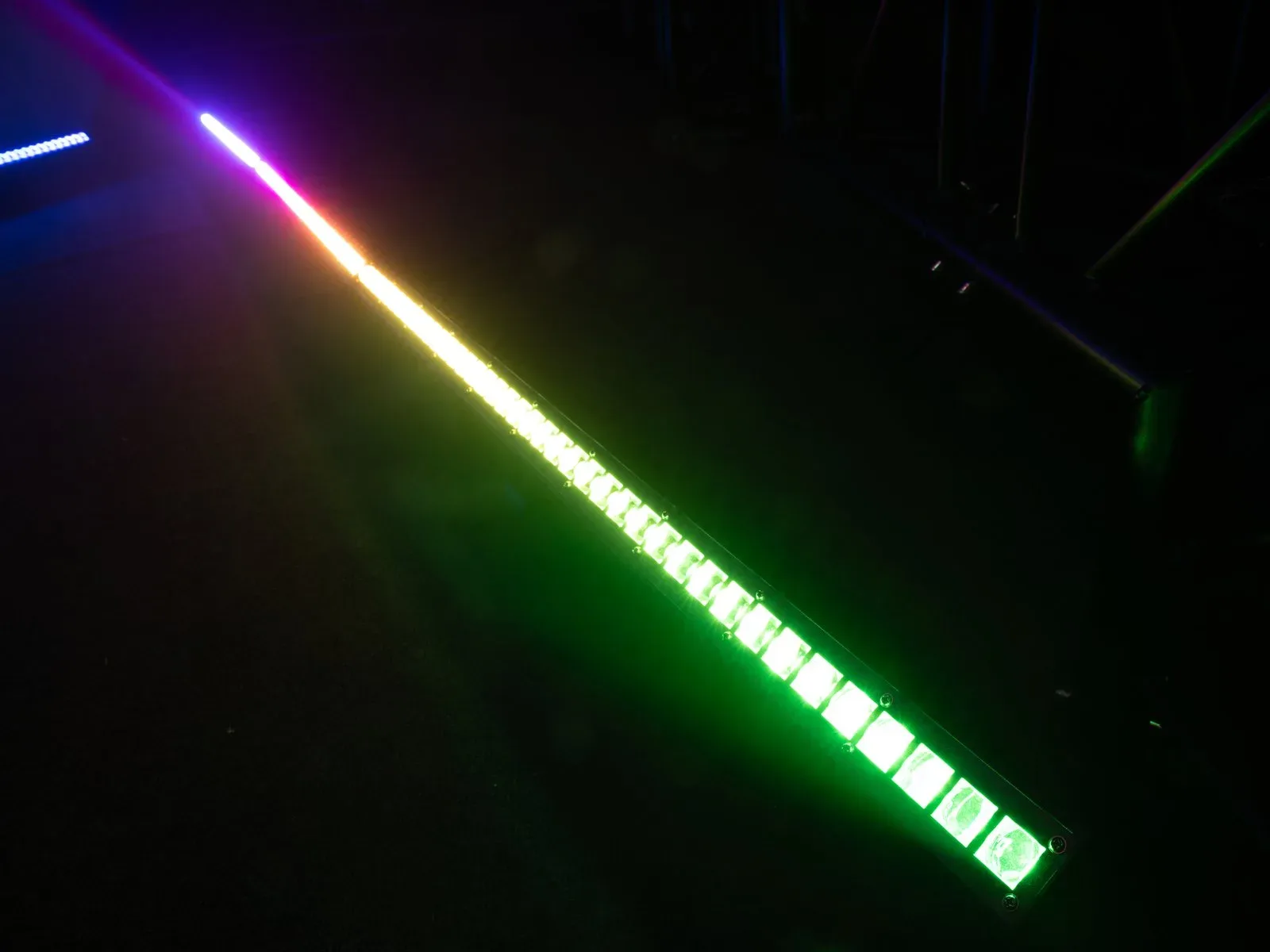 Eurolite LED PIX-40 RGB Bar - Image 13